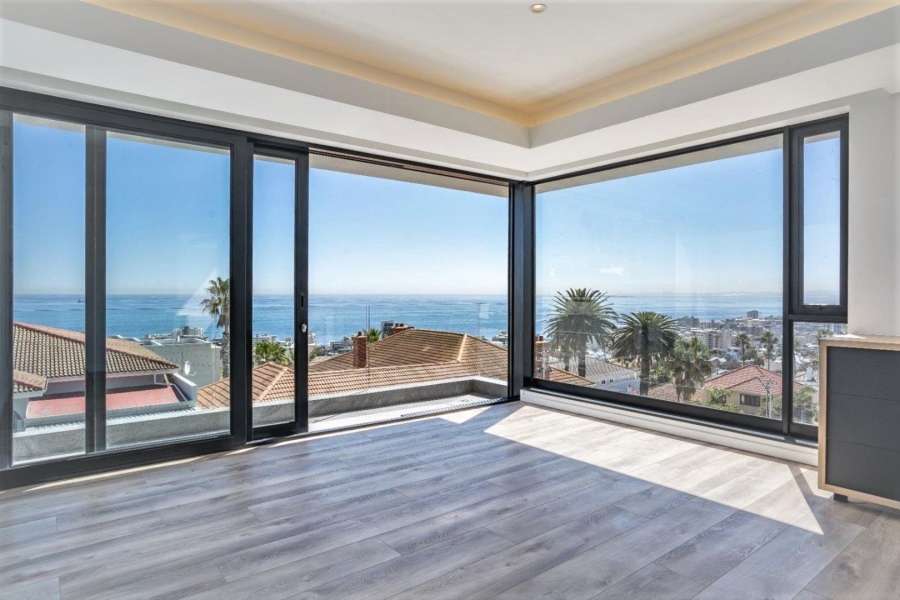 4 Bedroom Property for Sale in Fresnaye Western Cape